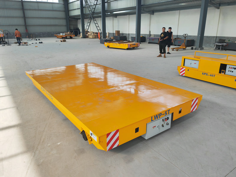 Batteridrevet motoriseret elektrisk sporløs overførsel multidirectional cart